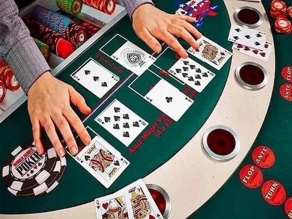 Phân loại chơi Poker 