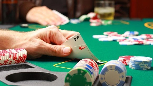 Luật chơi bài Poker đơn giản và dễ hiểu 